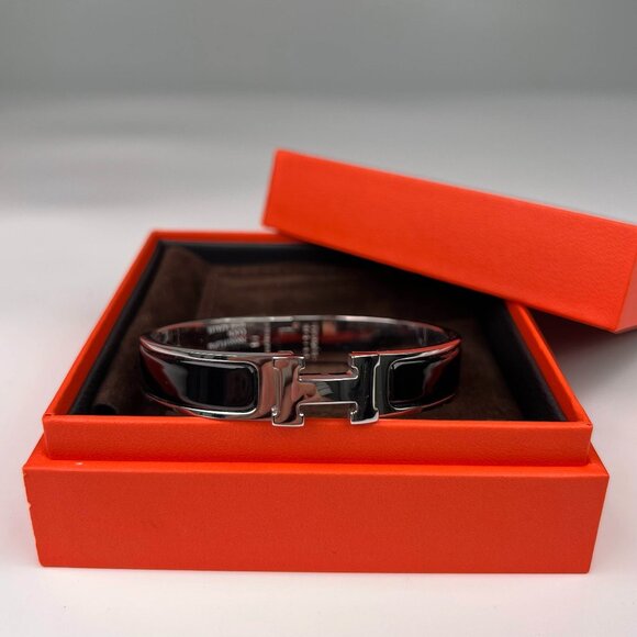 Hermes  Size PM Clic H Letter Embellished Blanc Women's Bracelet - Picture 1 of 10